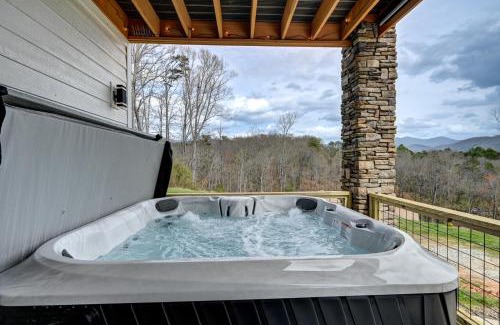 Weaverville House | Mon Trèsor, Modern Mountain Views with deck