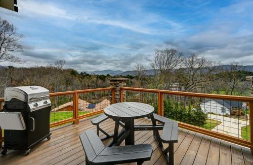 Weaverville House | Mon Trèsor, Modern Mountain Views with deck