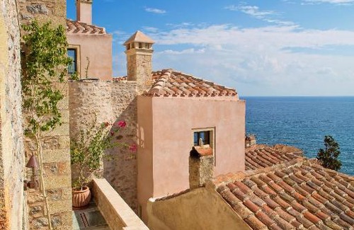 Monemvasia Hotel | Moni Emvasis Luxury Suites