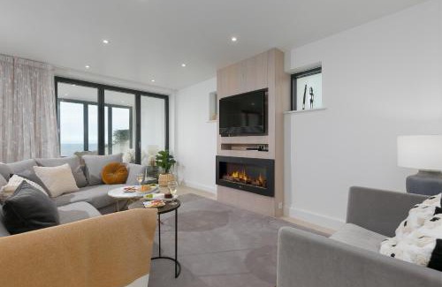 Carbis Bay Apartment | Monowai Heights