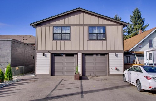 Monroe Apartment | Monroe Apartment Near Evergreen State Fairgrounds!