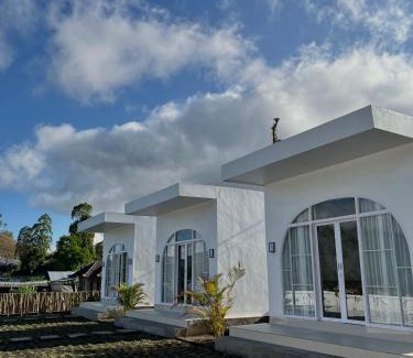 Songan Bed & Breakfast | Montana villas by volcano garden