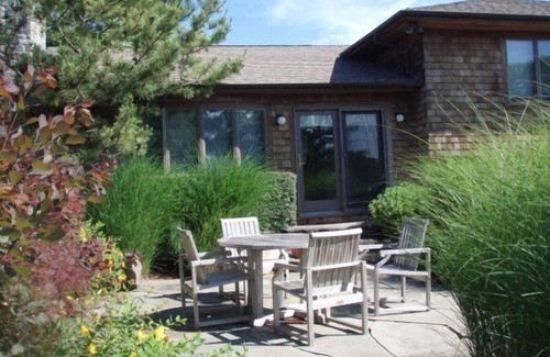 Montauk House | Montauk 3 Bedrm+, w Pool, Hither Hills, 1 block to beach