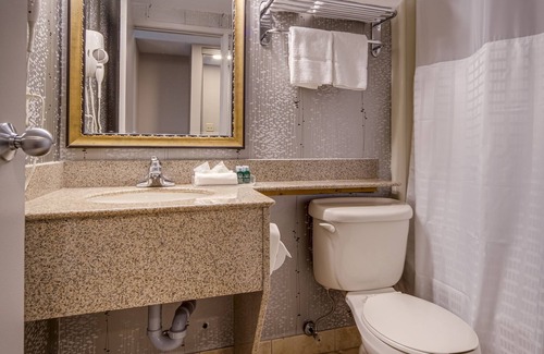 Vaughan Hotel | Monte Carlo Inn Vaughan Suites