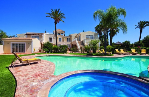 Albufeira Villa | Monte Da Poupa is a 7 bedroom 10 minutes drive from the beach