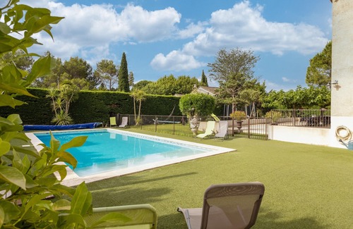 Chateaurenard Villa | Monte Leon, a beautiful holiday home for 8 people in Provence with private pool