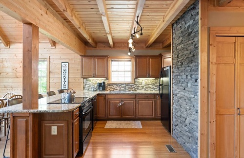 Monteagle Cabin | Monteagle Cabin, Views! Hot Tub!