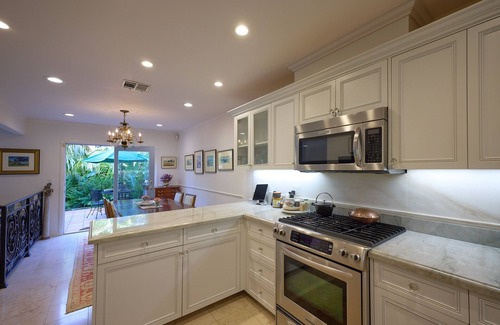 Montecito Condo | Montecito condo, upgraded, steps from Lower Village, Butterfly Beach, & Biltmore