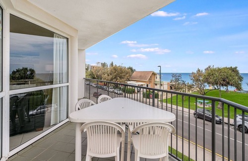 Kings Beach Apartment | Montego Unit 3 Kings Beach QLD