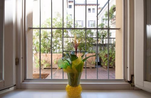 Scala Apartment | Montenapoleone Suite in the heart of Milan - Best Location Possible