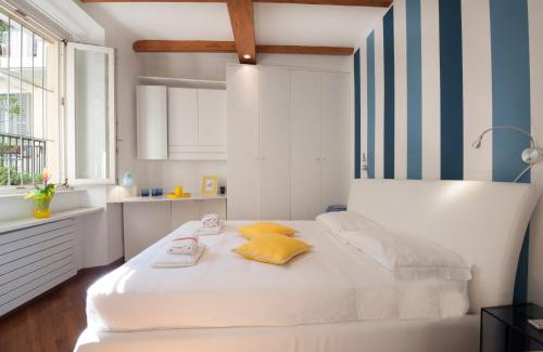 Scala Apartment | Montenapoleone Suite in the heart of Milan - Best Location Possible