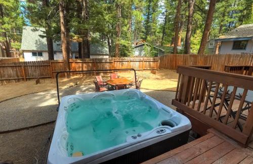 Montgomery Estates House | Montgomery Estates Bliss - Hot tub pets family fun