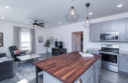 Northrup Condo | Monthly Discount. Fully Furnished Condo. 2 Bed/2 Bath. Just 7 Blocks to Mayo