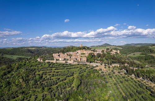 Monticchiello Apartment | Monticchiello apartment in the historical village with garden Pienza, Siena