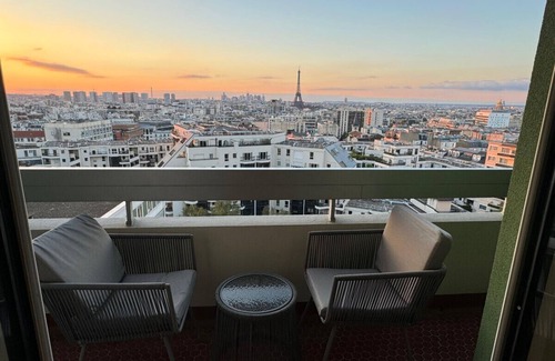 Necker Apartment | Montparnasse - Eiffel Tower view - Balcony