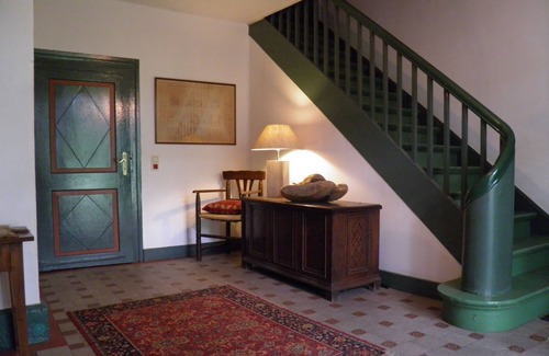 Hattingen Apartment | Monumental Ökohofanlage