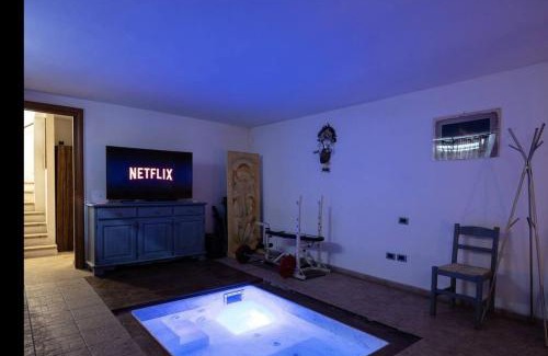 Monza Apartment | Monza Park-Autodrome Suite with heated pool