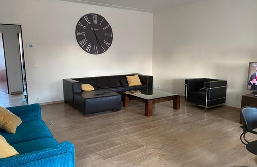 Ekeren Apartment | Mooi verzorgd ruim appartement