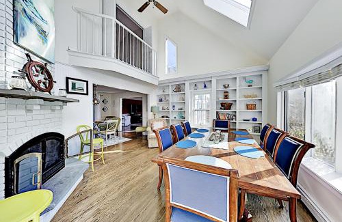 Sandwich House | Moon Compass Manor