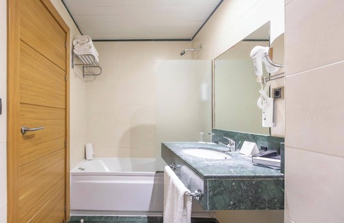 La Cala del Moral Hotel | MOON DREAMS CALABAHIA