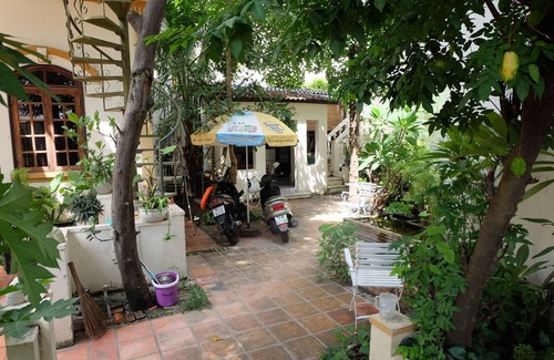 Tran Phu Beach House | Moon house - East side