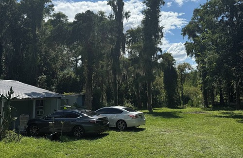 Moon Lake Estates Cottage | Moon Lake Cottage Retreat in New Port Richey - 3 br/1bath w/RV Access!
