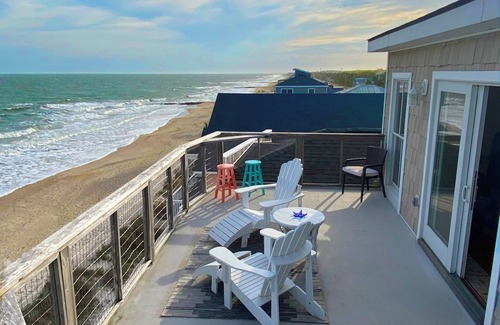 Edisto Island House | Moon Tide|Oceanfront Showplace|Dog Friendly|Elevator|Rooftop Deck|Family-Friendly Amenities