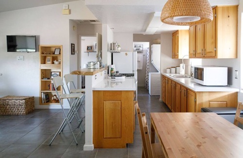 Joshua Tree House | Moon View Bungalow. Enjoy dark skies!