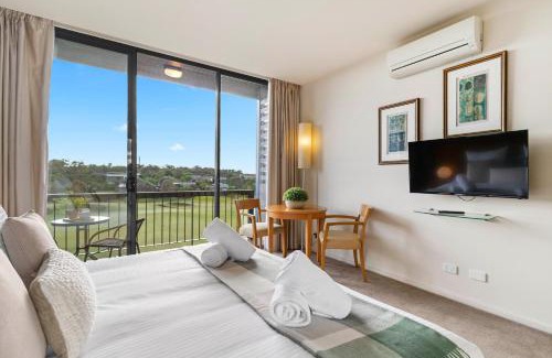 Fingal Apartment | Moonah Links Apartments - Fairway Views, Golf, Hot Springs