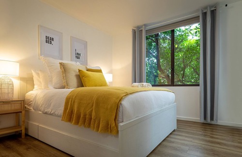 Moonee Ponds Apartment | Moonee Ponds’ hidden gem – 1BR w/ Free Parking + WIFI