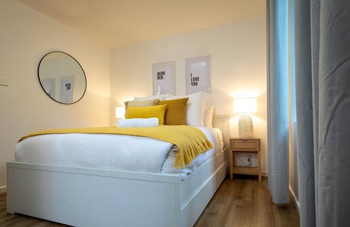Moonee Ponds Apartment | Moonee Ponds’ hidden gem – 1BR w/ Free Parking + WIFI