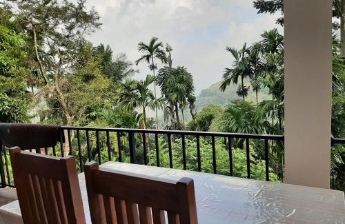 Ella Bed & Breakfast | MoonGlaid View