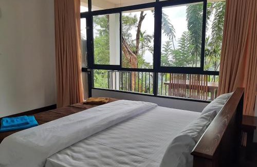 Ella Bed & Breakfast | MoonGlaid View