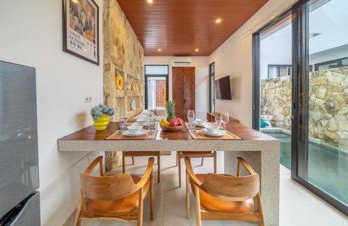 Padangsambian Klod Villa | Moonlight B22 - Elegant Modern Villa - Private Pool & Perfect Location
