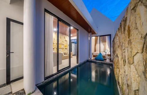 Padangsambian Klod Villa | Moonlight B22 - Elegant Modern Villa - Private Pool & Perfect Location
