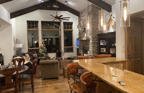 Big Sky House | MOONLIGHT BASIN, BIG SKY MONTANA - RUSTIC TIMBERS MOUNTAIN RETREAT SKI IN/OUT