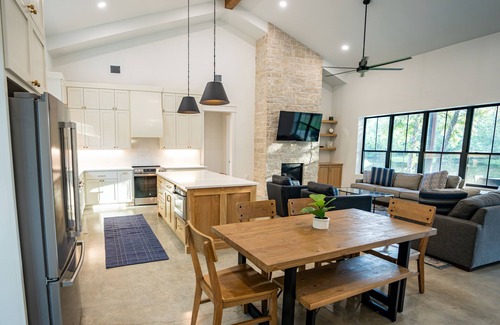 Hearne House | Moonlight Oaks Retreat features privacy, and abundant space for r&r