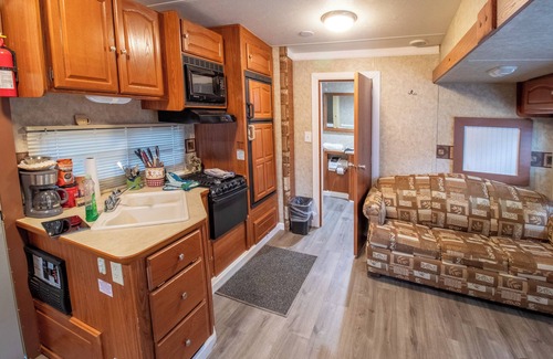 Columbia House | Moonlight (Tiny home - Camper conversion)