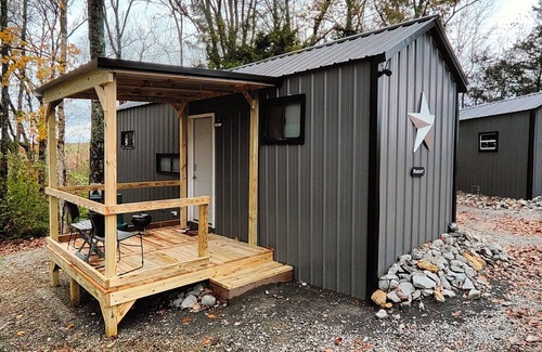 Columbia House | Moonlight (Tiny home - Camper conversion)