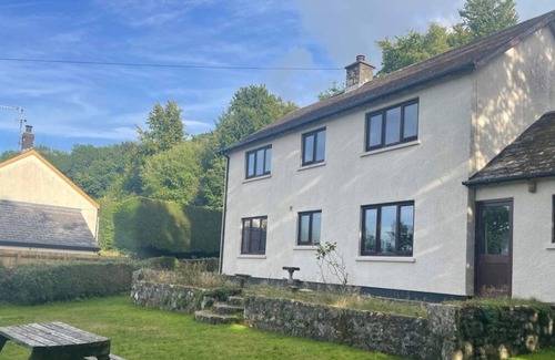 South Zeal House | Moorstone, prestige location, peaceful and spacious