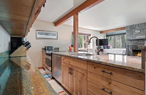Moose Wilson Road Condo | Moose Caboose - Cozy, Updated 1BR/1 BA First Floor End Unit Condo Close to JHMR