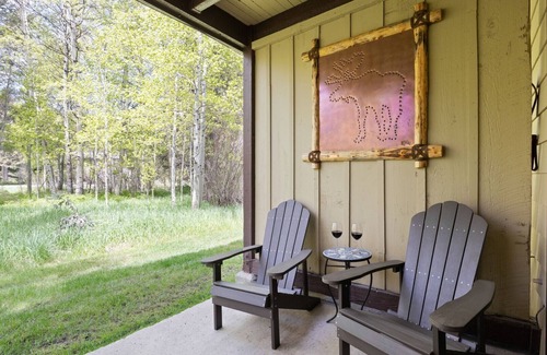 Moose Wilson Road Condo | Moose Caboose - Cozy, Updated 1BR/1 BA First Floor End Unit Condo Close to JHMR