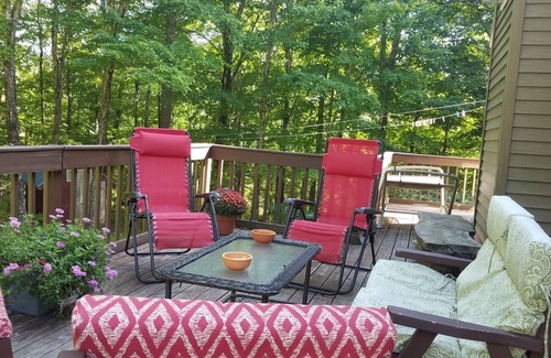 Warren House | Moose Chalet - A Fun Vacation Home In The White Mountains By The Baker River!