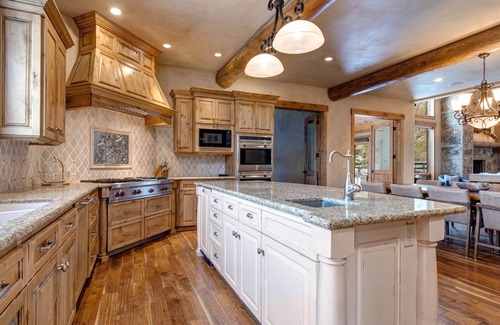 Oakley House | Moose Mgmt at Trail Creek Canyon 1055: Experience of a Lifetime!
