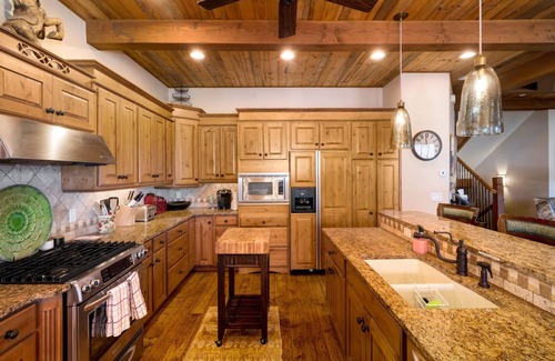 Steamboat Springs House | Moose Peak, Winter Shuttle to the ski area, AC, Entertainment Room with Games for the Whole Family