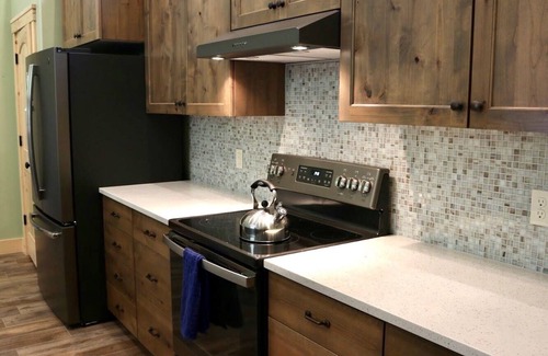Island Park Cabin | Moose Tracks Inn: Family Friendly and Wheelchair Accessible.