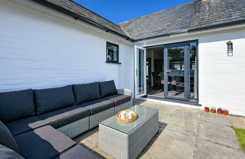 Abersoch House | Mor a Mynydd - Three Bedroom House, Sleeps 6