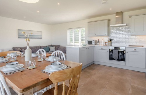 Newport Cottage | MORLAN COTTAGE, family friendly in Newport, Pembrokeshire