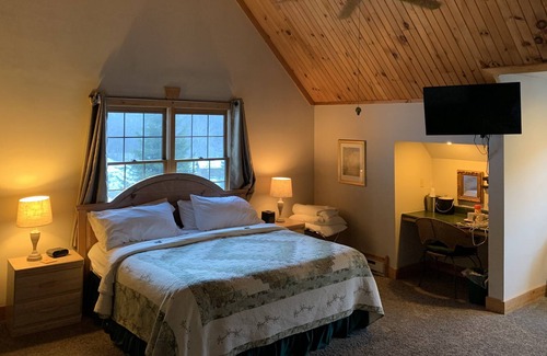 Slaty Fork House | MorningGloryInn.com 5 Star Inn at Snowshoe