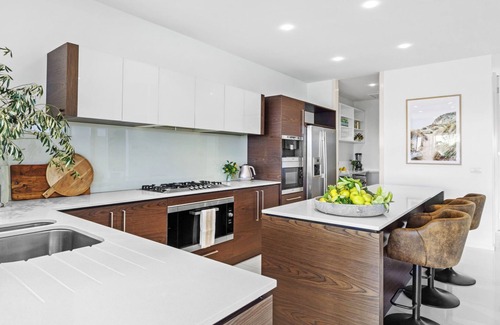 Mornington House | Mornington Beachfront Bliss - Pool, Spa & Rooftop Sunsets